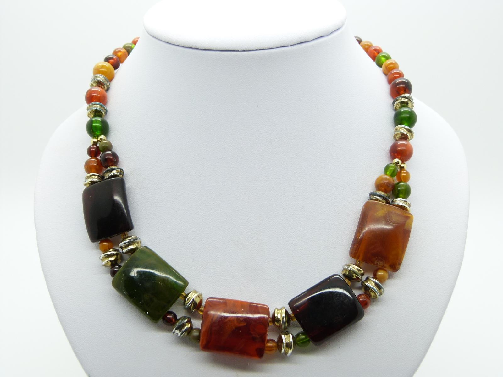£15.00 - Vintage 70s Attractive and Unique Green and Amber Lucite Bead Necklace 49cms