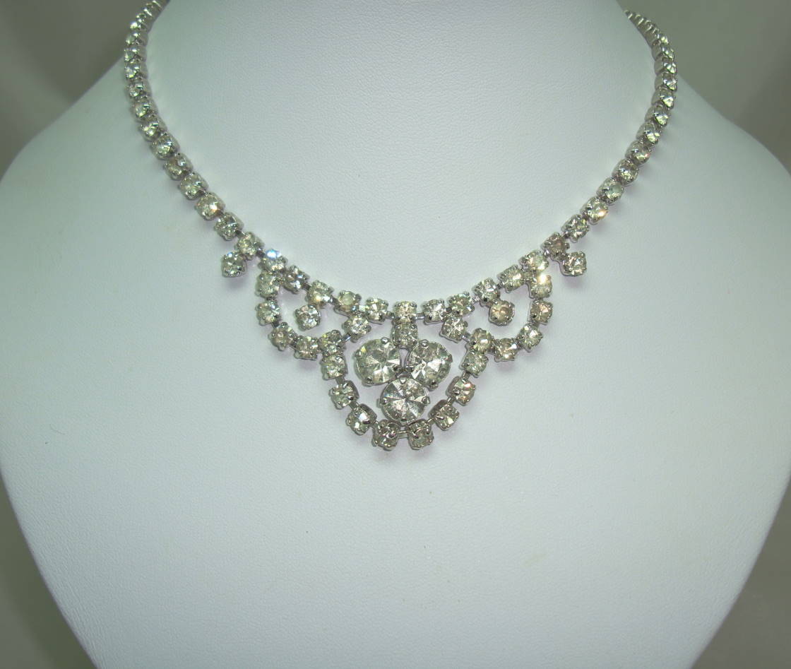 £38.00 - Vintage 50s Glamorous Sparkling Diamante Swag Cascade Drop Necklace