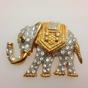 £26.00 - Vintage 80s Magnificent Diamante Encrusted Goldtone Elephant Brooch