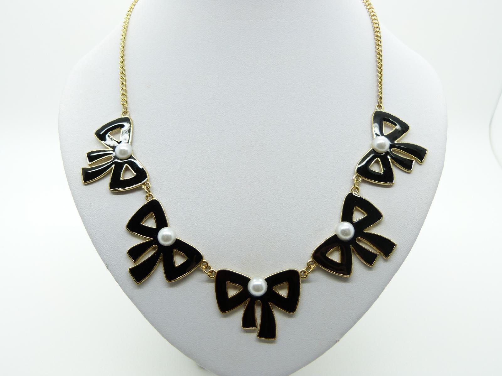 £14.00 - Vintage Inspired Black Enamel Bow and Faux Pearl Bead Goldtone Necklace 