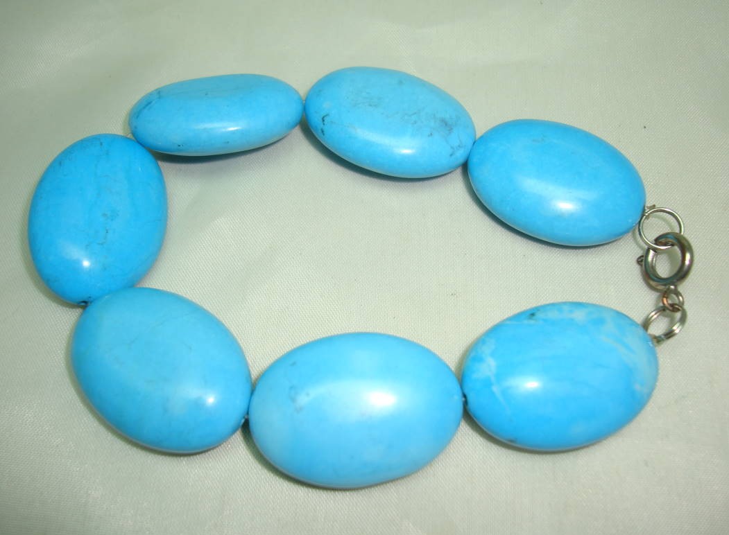 £20.00 - Lovely Chunky Real Turquoise Stone Smooth Oval  Bead Bracelet