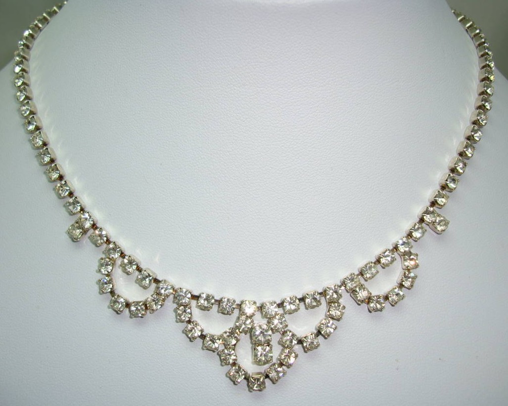 £20.00 - Vintage 50s Pretty Diamante Cascade Drop Sparkling Necklace