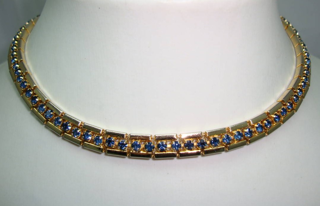 £35.00 - 1950s Fab Sapphire Blue Diamante Gold Collar Necklace 
