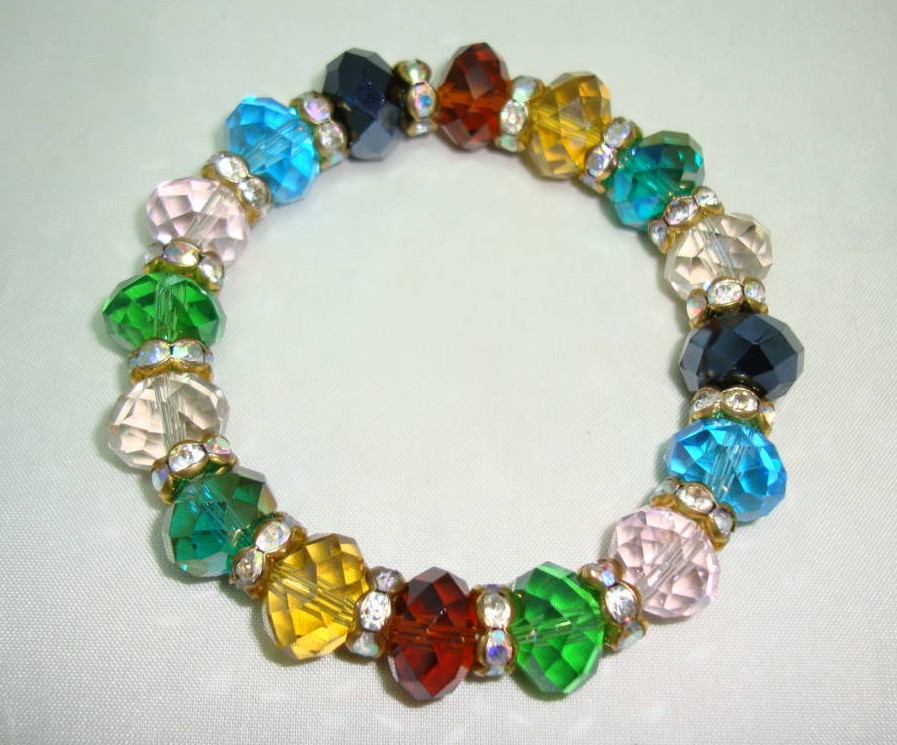 £20.00 - Beautiful Multicoloured Crystal and Diamanate Bead Stretch Bracelet  
