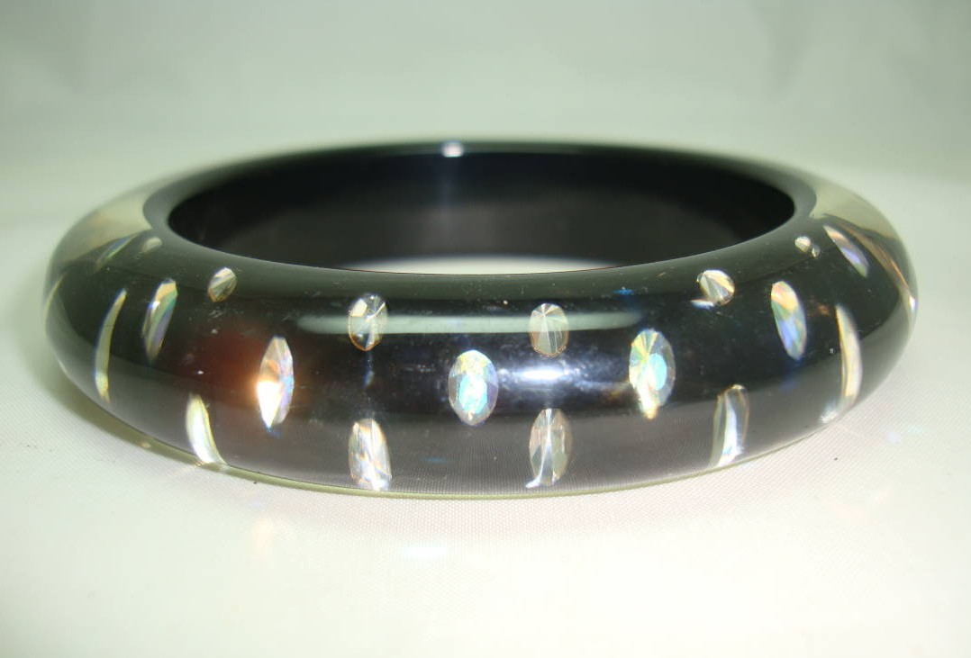 £27.00 - Vintage 50s Style Clear Lucite AB Diamante Sparkle Black Bangle