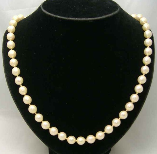 £48.00 - Vintage 50s Signed Vendome Glass Faux Pearl Bead Necklace 