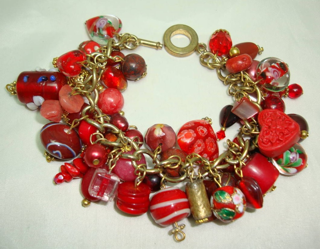 £36.00 - Fabulous Assorted Red Murano Glass Bead Cluster Charm Bracelet Wow!