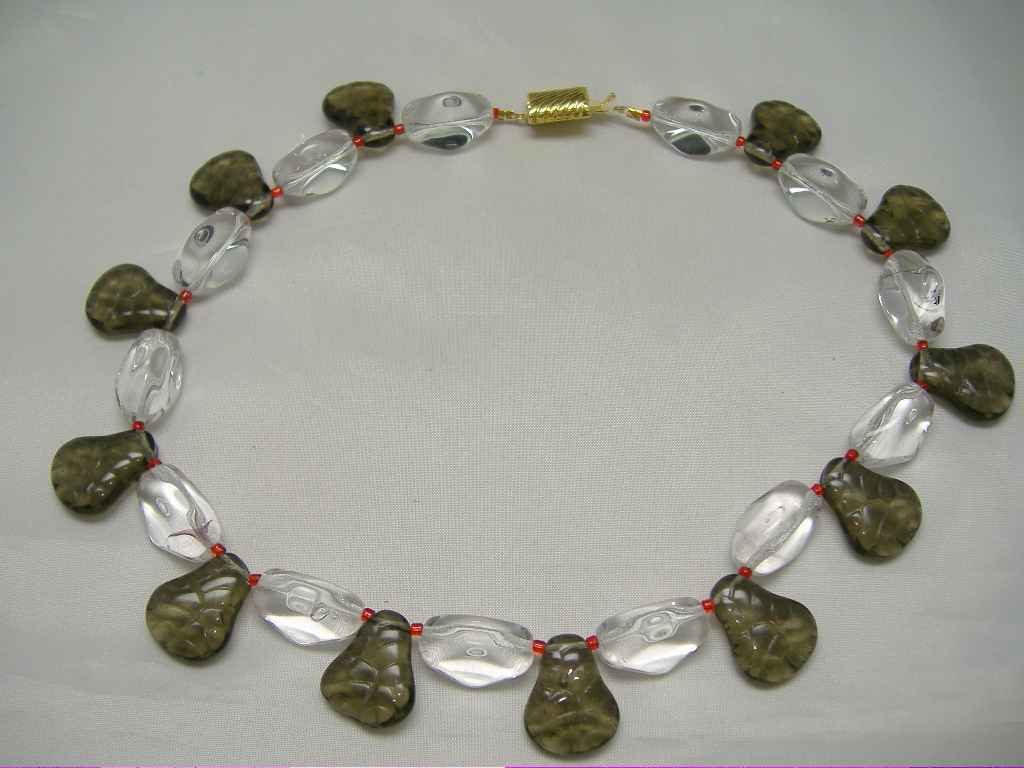 £14.00 - 1950s Smokey Quartz & Clear Glass Bead Choker Necklace